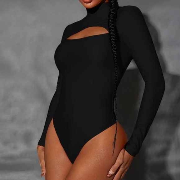 Sexy cutout bodysuit - Picture 2 of 15